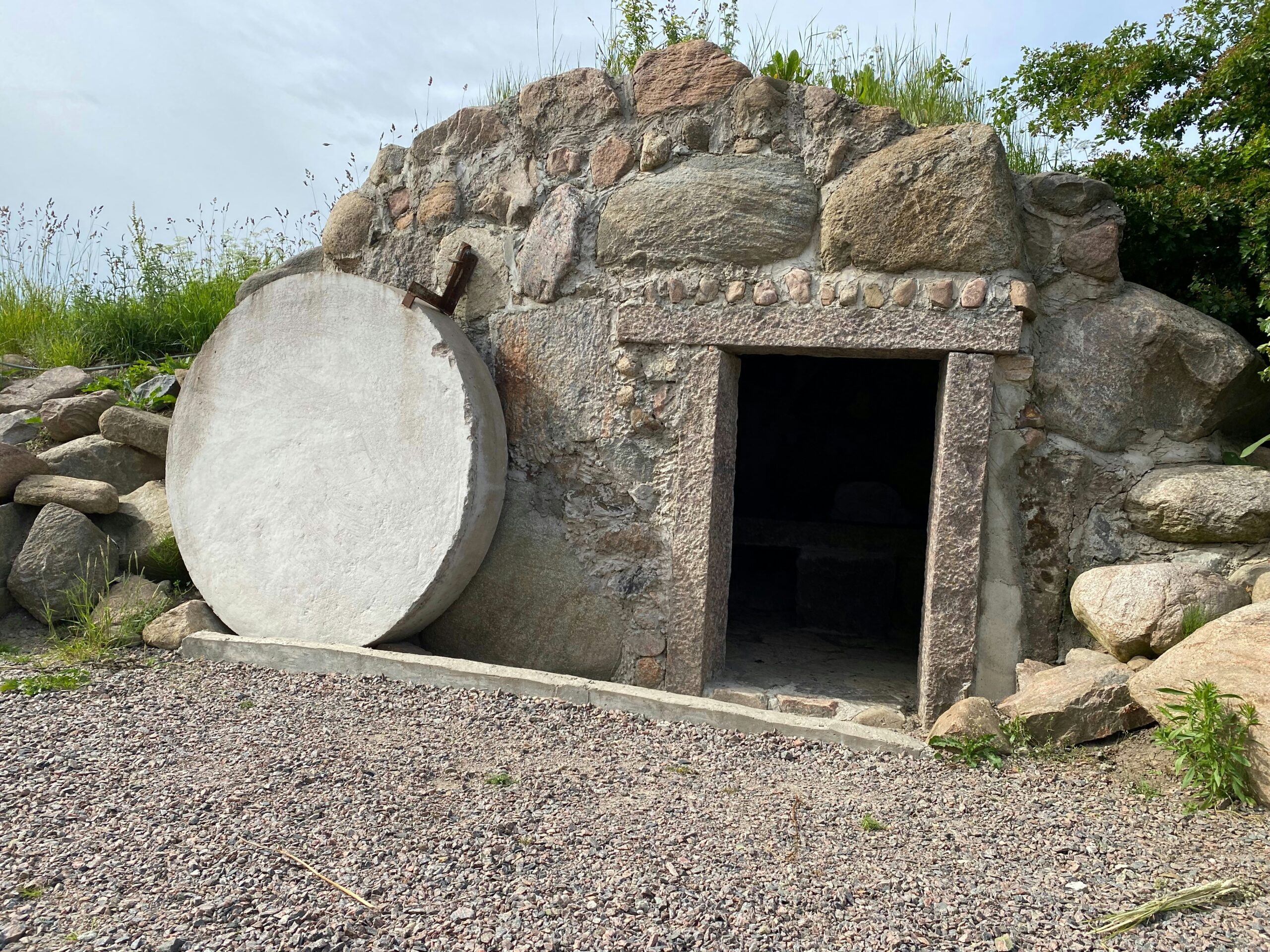 Weeping at a Closed Tomb